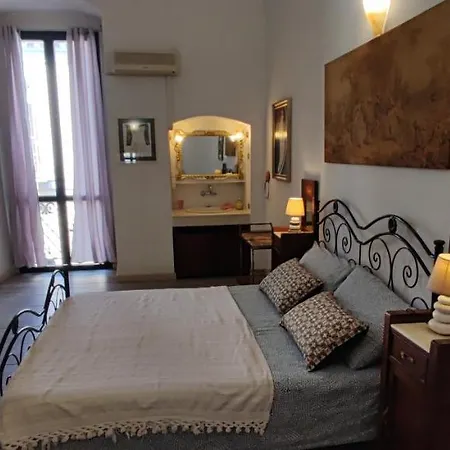 Very Apartment, By Shops, Bars, Restaurants דירה