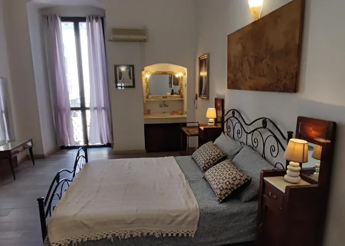 Very Apartment, By Shops, Restaurants Apartman