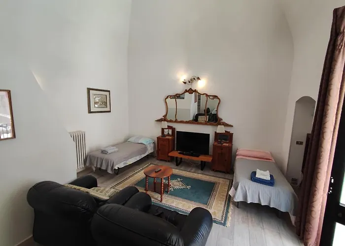 Very Apartment, By Shops, Restaurants Apartman