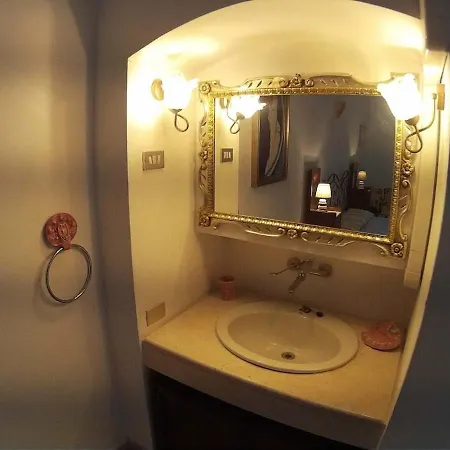 Very Apartment, By Shops, Restaurants Daire *