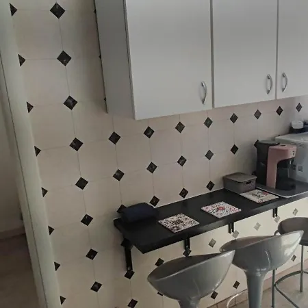 Very Central Flats By Shops Restaurants Bari