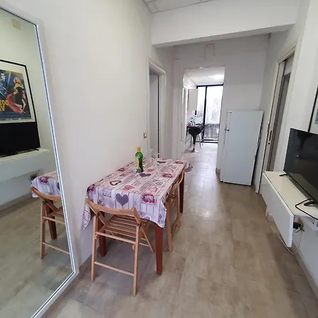Very Central Flats By Shops Restaurants Apartment Bari