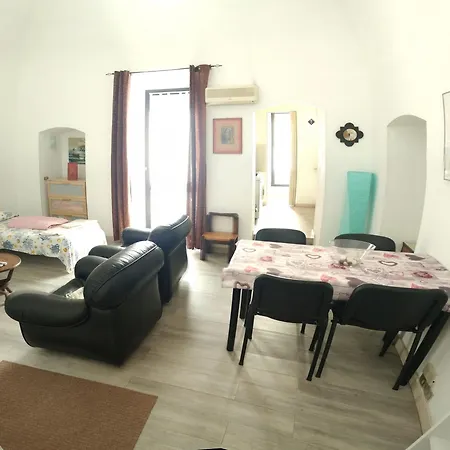 Very Flats By Shops Restaurants Apartament