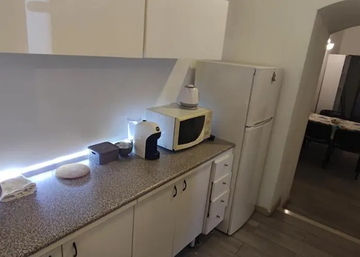 Very Apartment, By Shops, Restaurants Bari